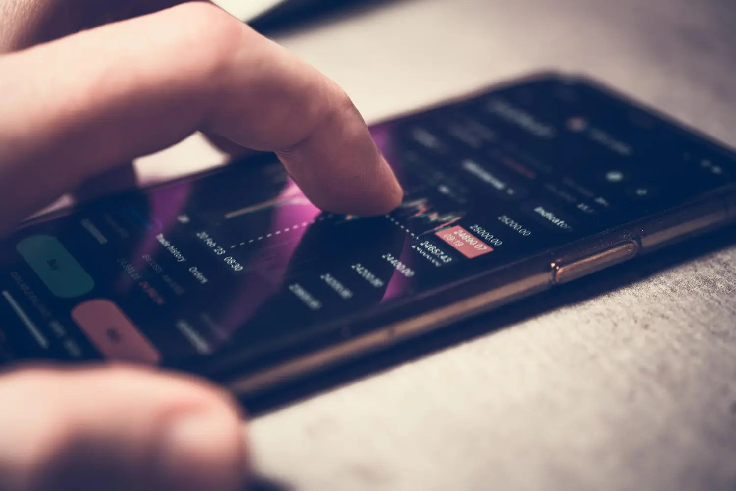 Архитектура разработки кастомизированного блокчейн-кошелька, которая показывает безопасное управление ключами и совместимость с разными платформами