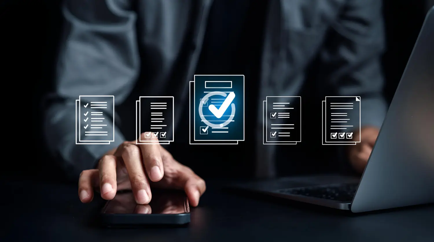 Arquitectura del marco de verificación formal que muestra la integración del asistente de pruebas Lean con el proceso de verificación de contratos inteligentes Solidity