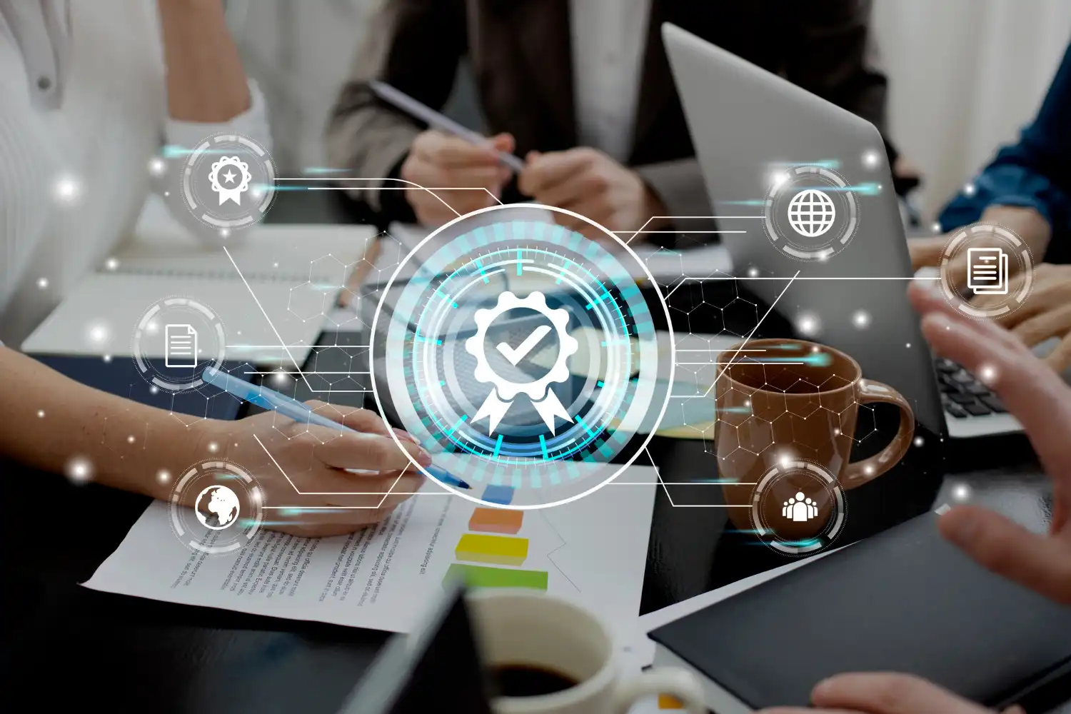 Marco avanzado de pruebas de contratos inteligentes que muestra capacidades de fuzzing y procesos de detección de vulnerabilidades