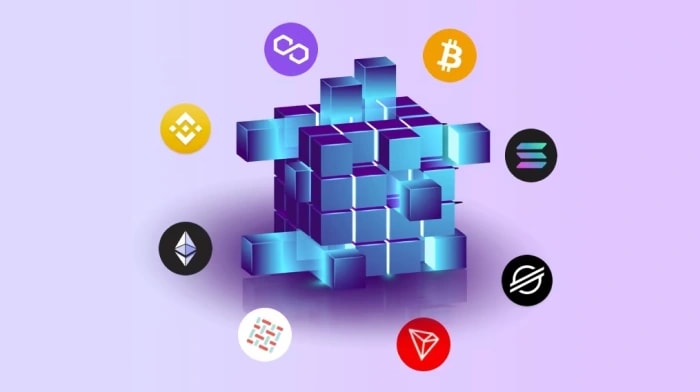 Visualización futurista de la red blockchain que muestra protocolos interconectados y aplicaciones descentralizadas